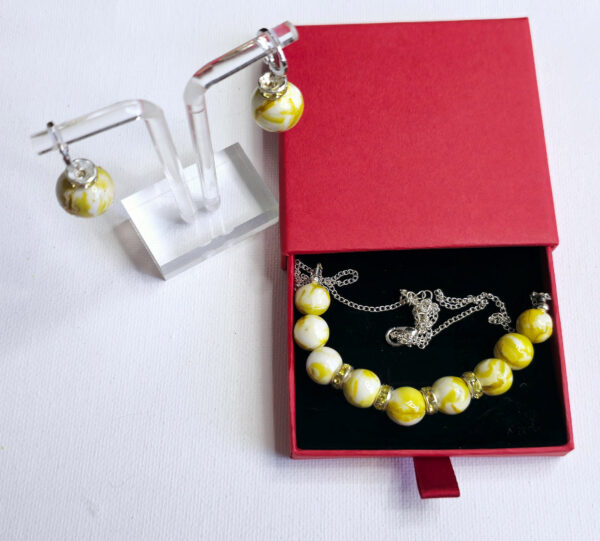 Edinburgh Radiate;yellow bead collection